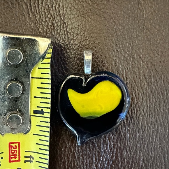 Murano glass unique heart pendant with silver plated loop for a necklace. - Picture 2 of 3